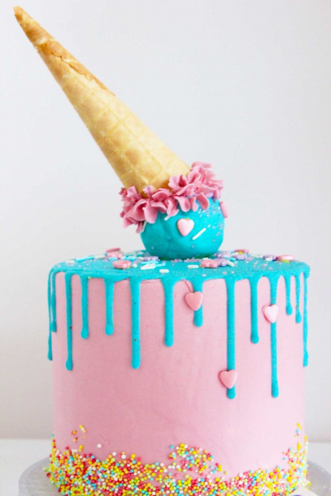 ijs taart bestellen, ijsje snoep taart maken, icecream drip cake,birthday cake