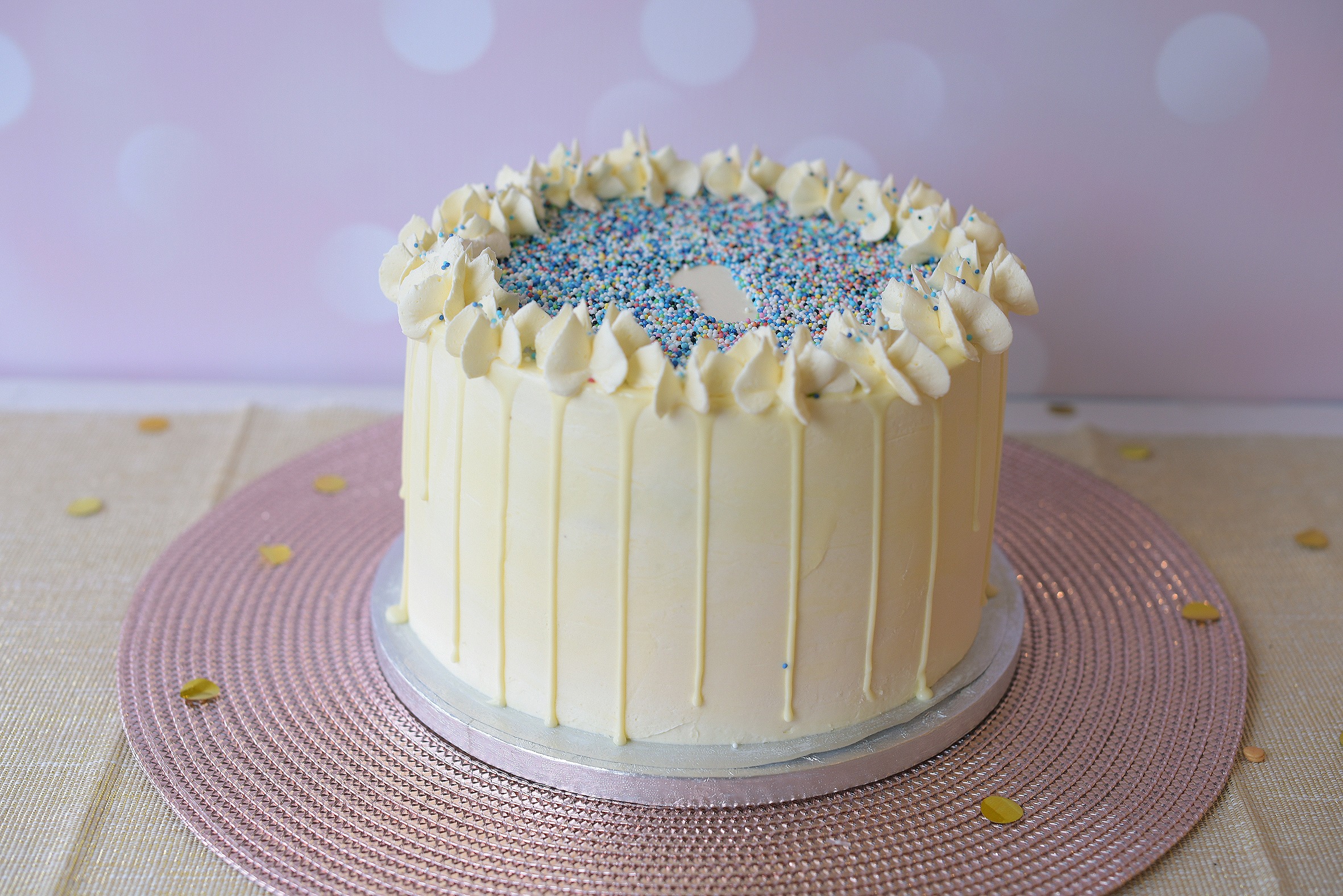 Drip-taart-1ste-verjaardag-blauw-spikeltjes