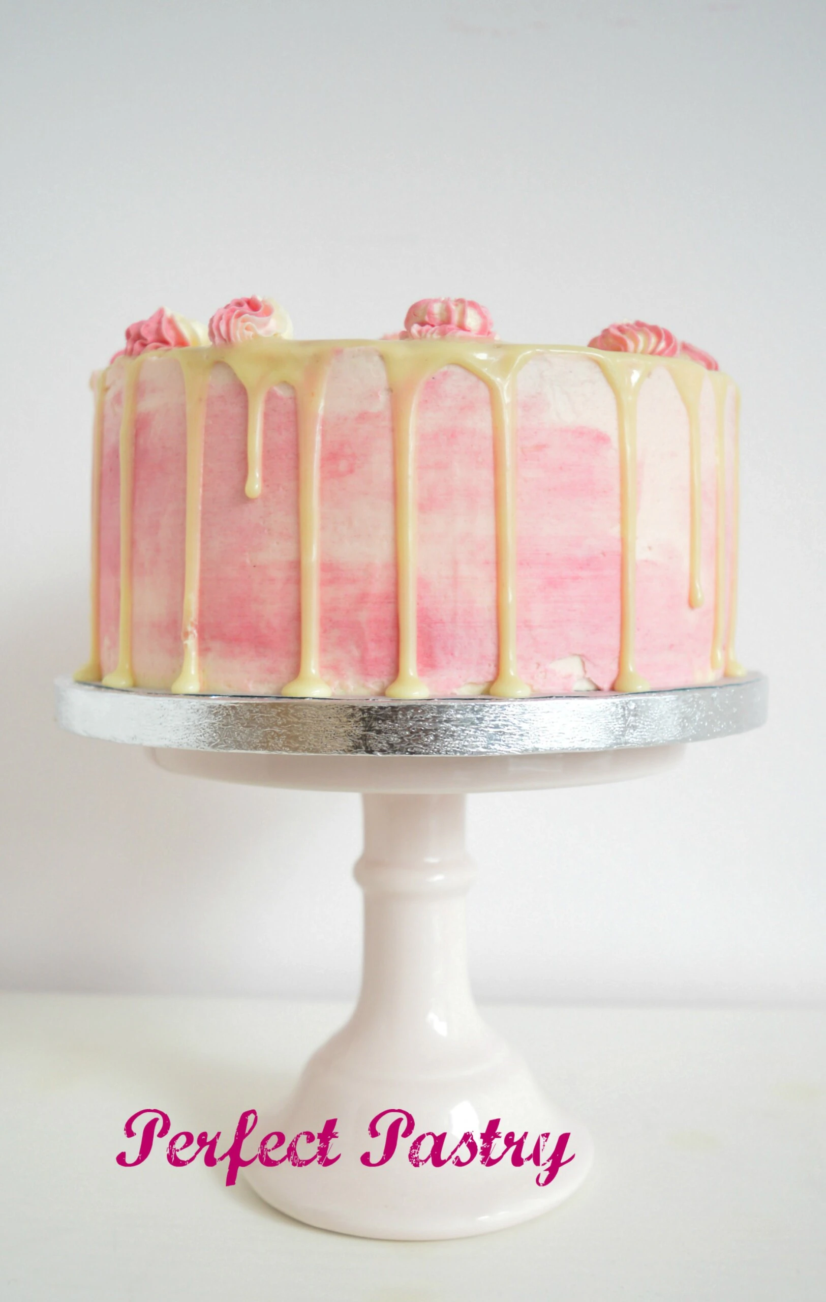 drip-taart-roze, verjaardagstaart-roze-drips