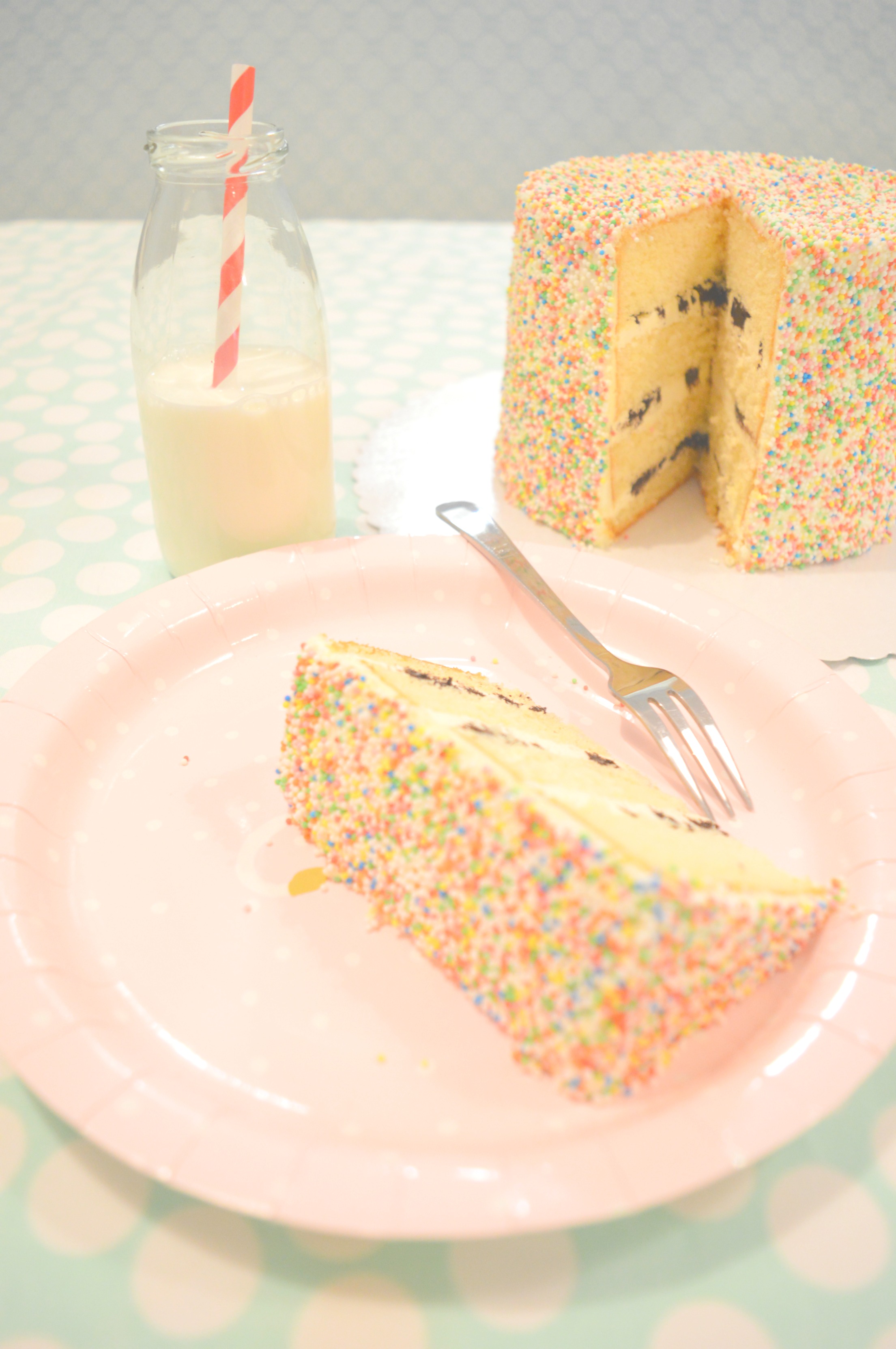 vanilla cake, order cake, oreo's cake, sprinkles cake