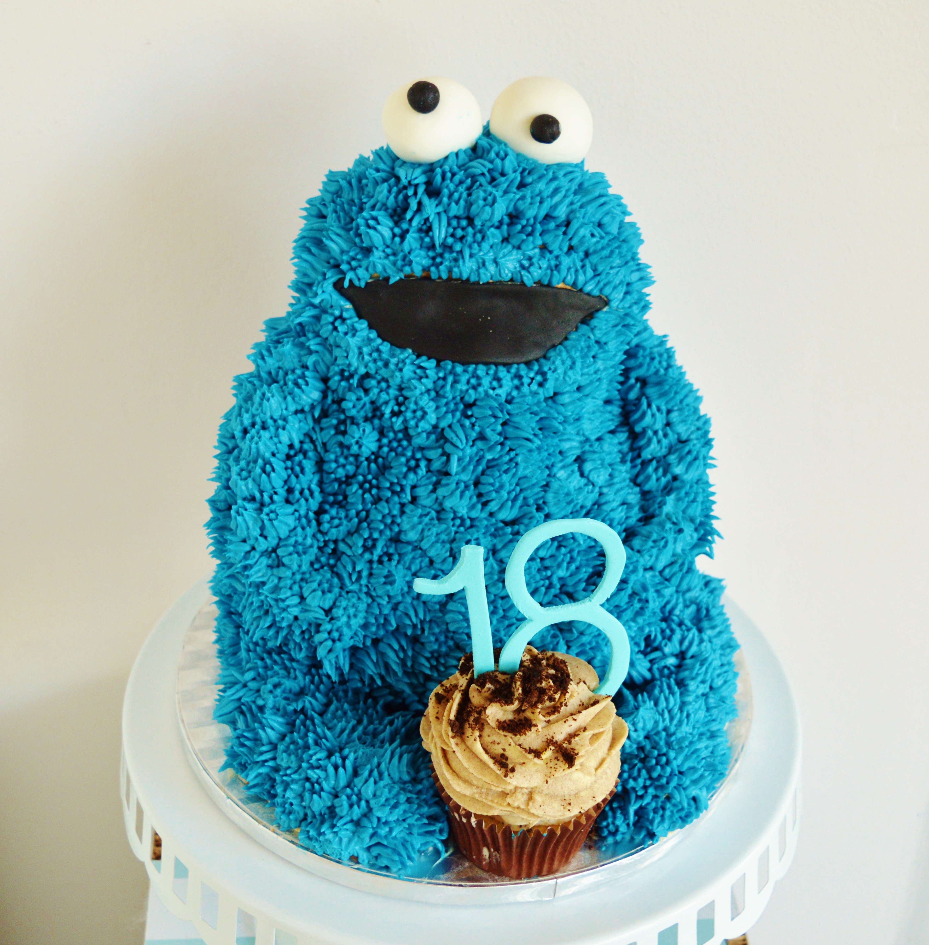 cookie monster taart, cookie monster cake, cookie monster, 18 verjaardag taart, blauwe monster