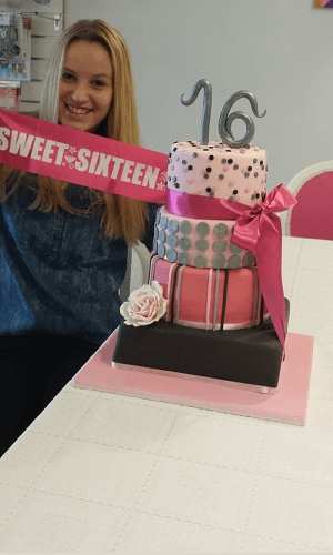 4 Laags sweet sixteen verjaardagstaart