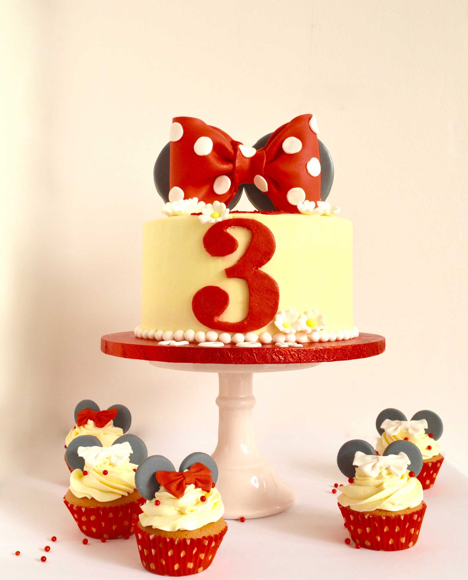 minnie-mousse-meisjes-taart-rood-zwart-wit, minnie-mousse-cake-wassenaar