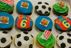 Voetbal cupcake's met verschillende figuurtjes