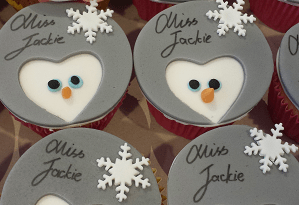 Cupcake's met sneeuwpop figuurtjes