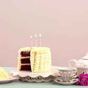 high tea cake, ruffled red velvet cake, red velvet cake, butter creme cake, botercreme taart, birthday cake, verjaardagstaart, birthday cake the hague, verjaardagstaart den haag