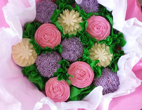 cupcakes-bloemen-roze-paars-wit