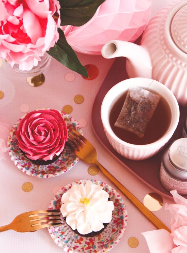 cupcakes-bloemen-rood-wit-high-tea