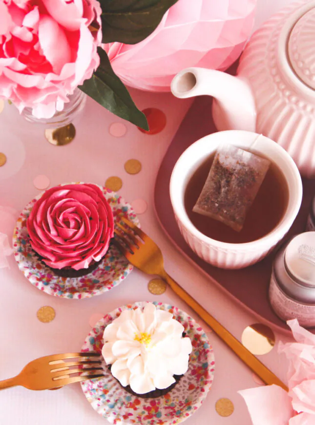 cupcakes-bloemen-rood-wit-high-tea