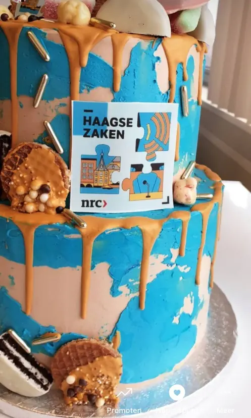 zakelijk-taart-blauw-holland blauw-2 -laag-taart-stroopwafel-zakelijk-logo-taart