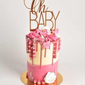 babyshower-taart-roze-drips-fondant-paardje-en-versiering-in -roze-en wit