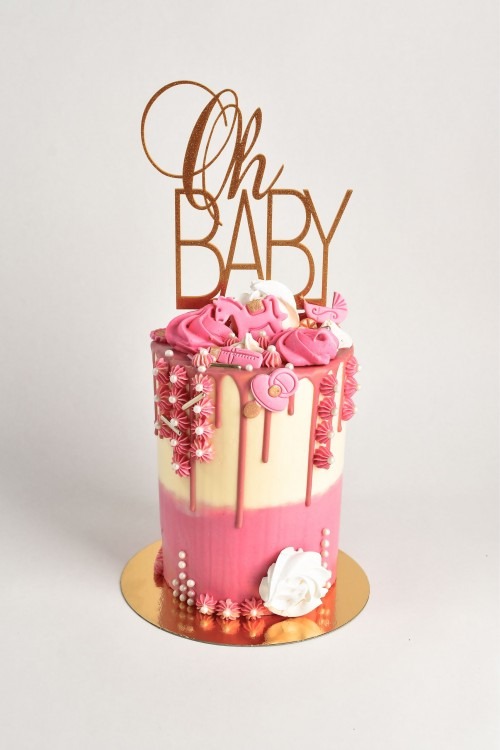 babyshower-taart-roze-drips-fondant-paardje-en-versiering-in -roze-en wit