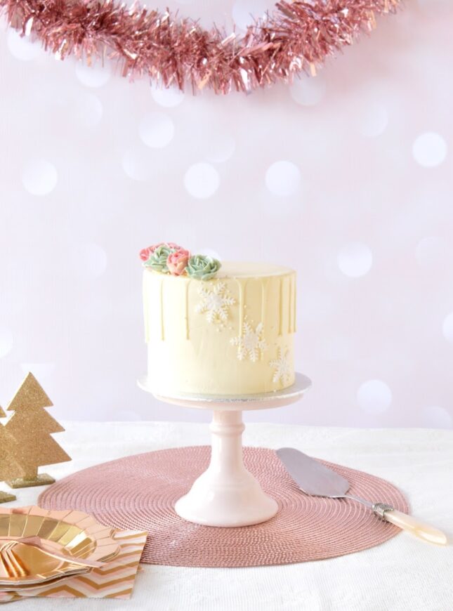 Kerst taart witte-drip-kerst-taart