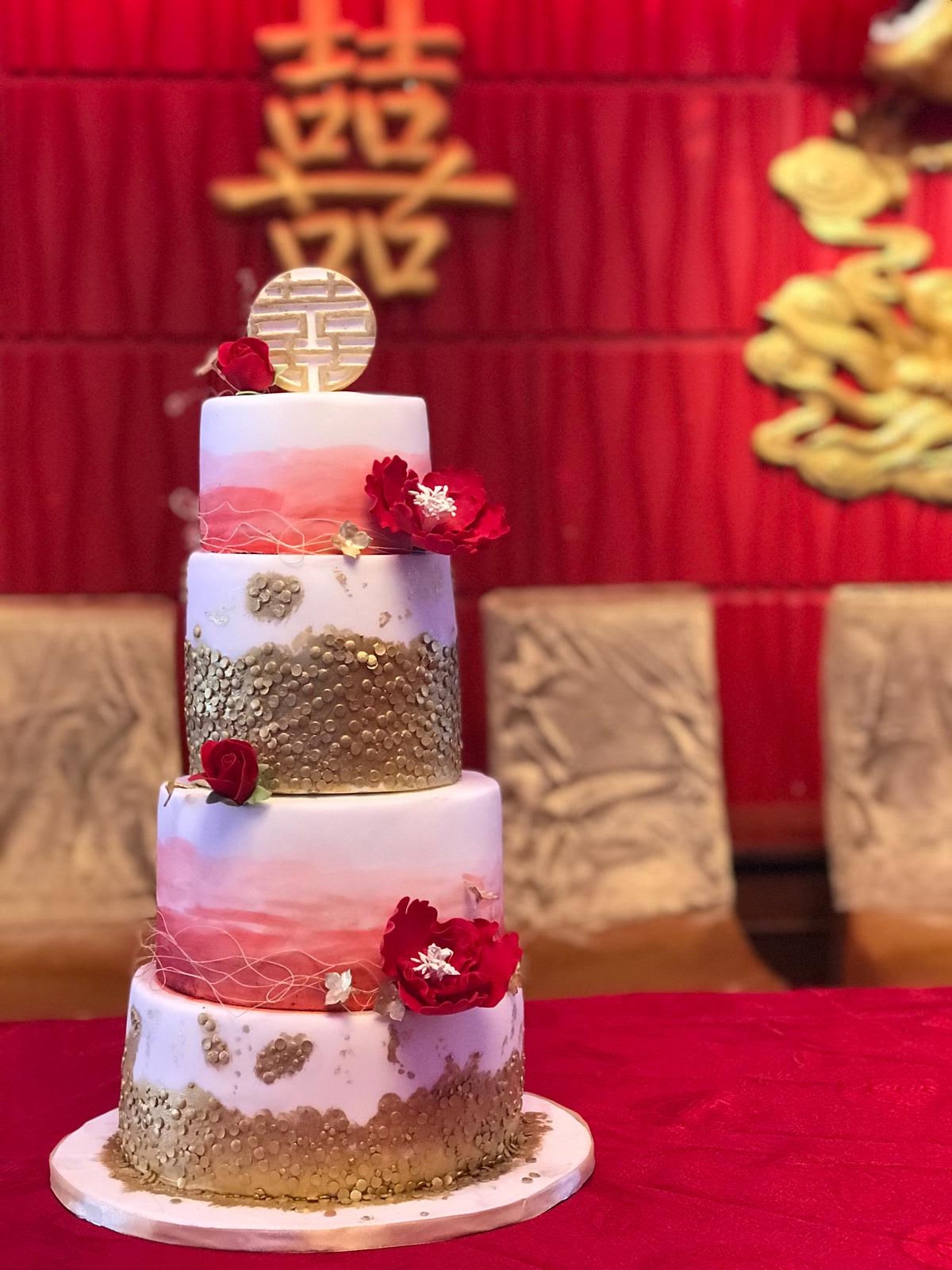 chinese-style-wedding-cake-4-tier-with-gold-senquentiens-and-sugar-flowers