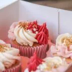 cupcakes-rood-wit-roze-goud-spikels