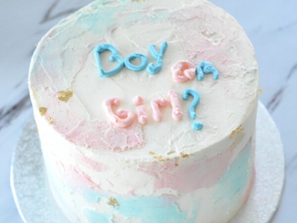 Gender-reveal-taart-roze-blauw-met-tekst