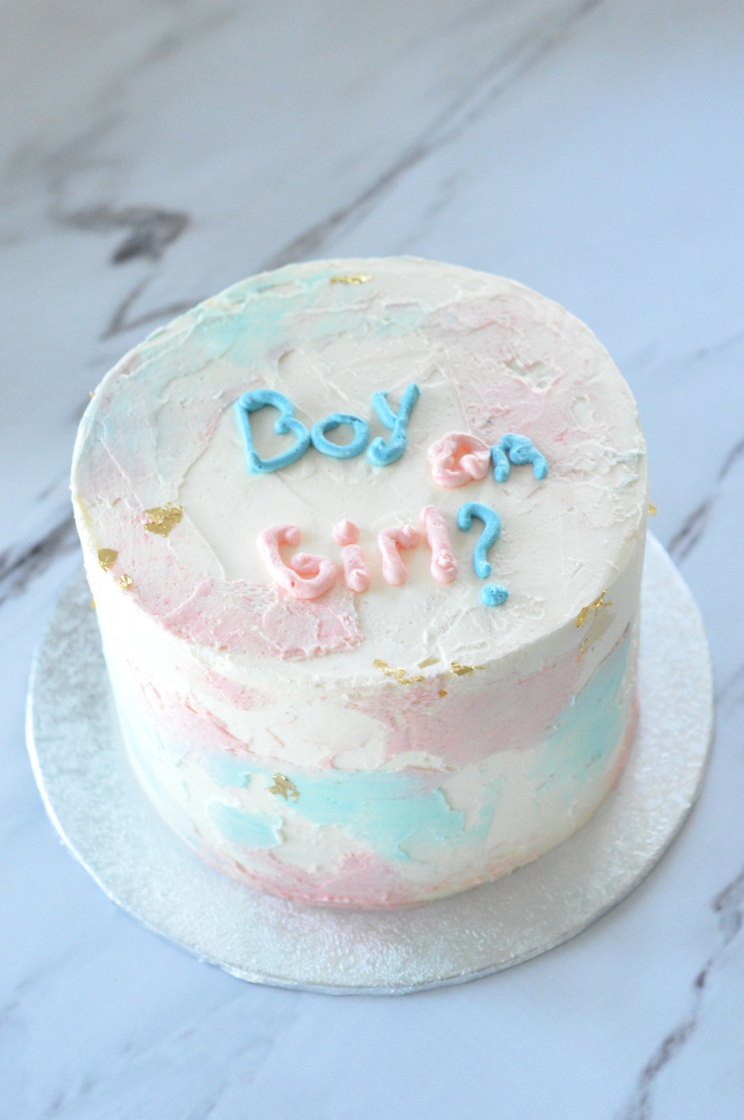 Gender-reveal-taart-roze-blauw-met-tekst