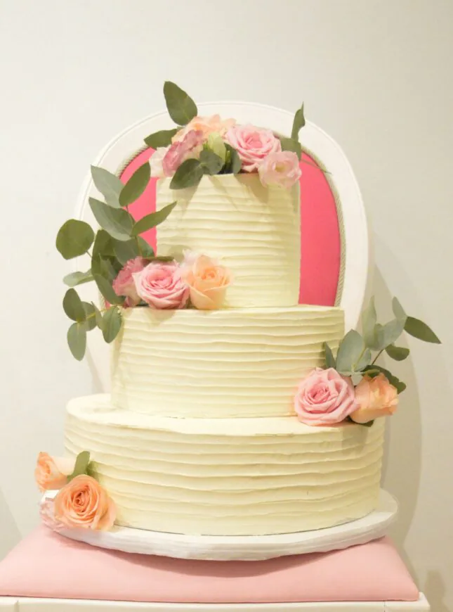 Bruidstaart-3-laag-pink bruidstaart-3-laag-botercreme