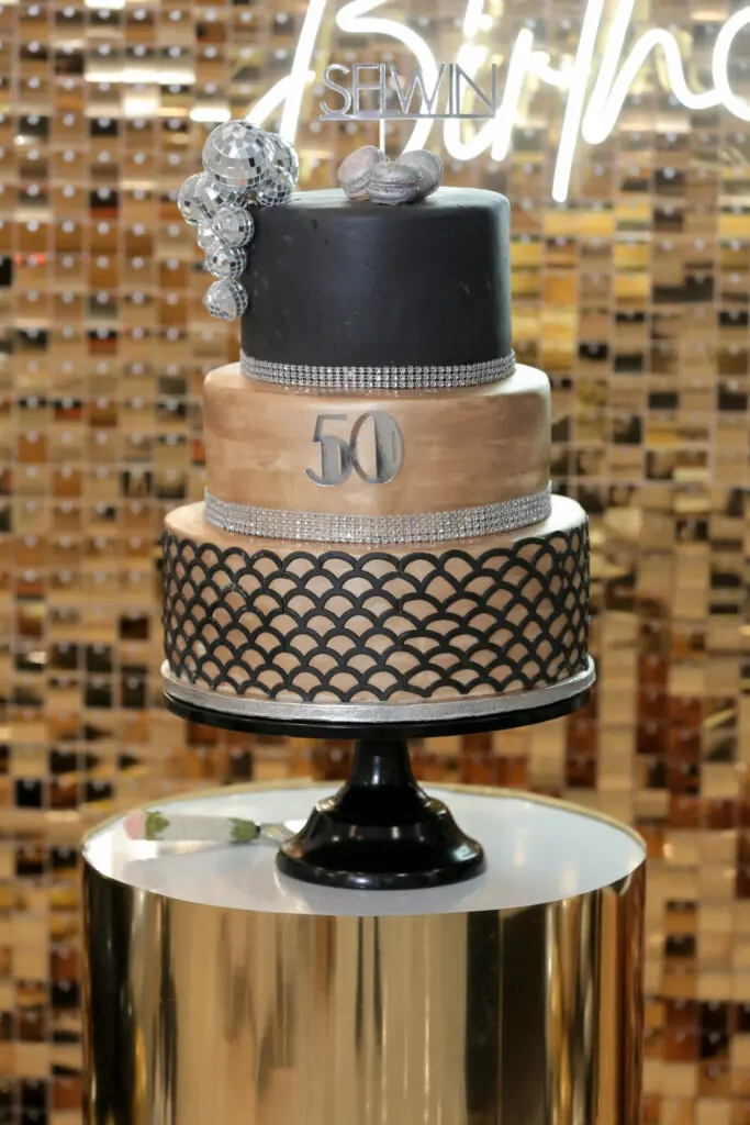 Maatwerk Taart Voorbeeld 2 683x1024 1