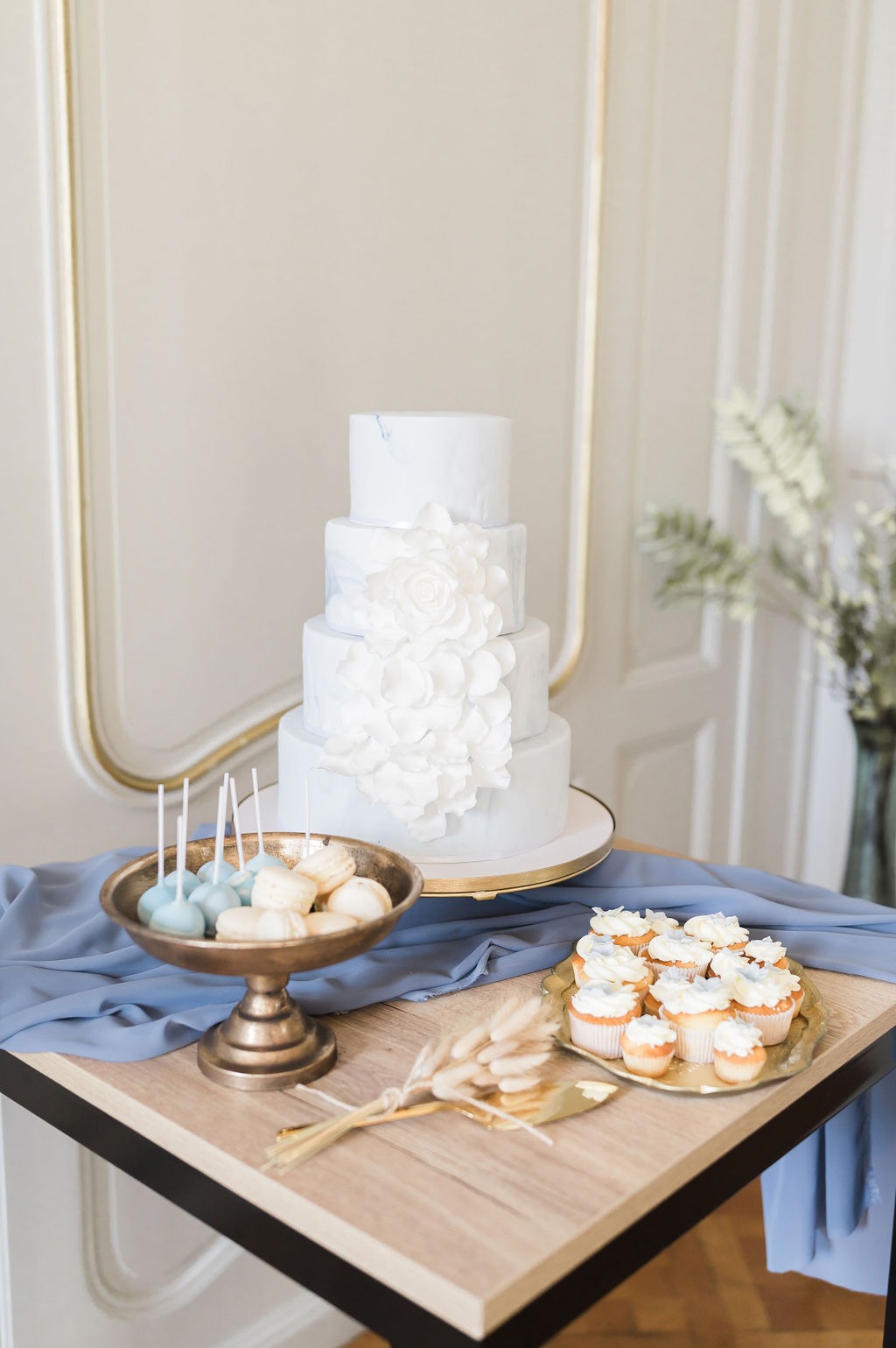 Marble-blue-bruiloft-taart