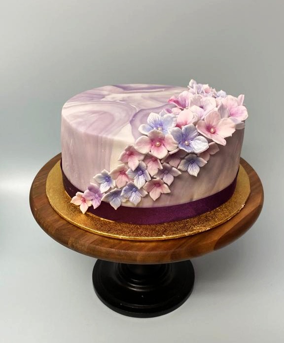 fondant-bloemen-strak-afsmeren-marble-taart