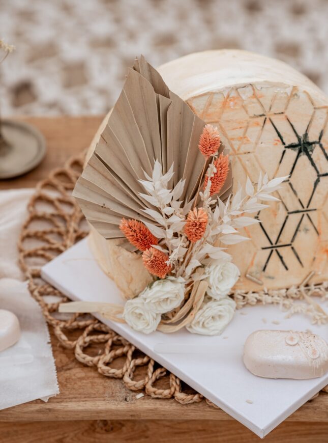 Boho-style-drooge-blomen-taart-cakesicles taart-boho-cakesicles