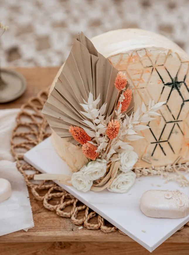 Boho-style-drooge-blomen-taart-cakesicles taart-boho-cakesicles