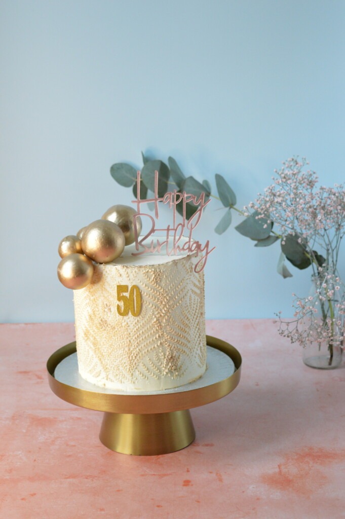 Gepersonaliseerde taarttopper van echt hout voor huwelijksjubileum Gepersonaliseerde taarttopper van echt hout voor huwelijksjubileum