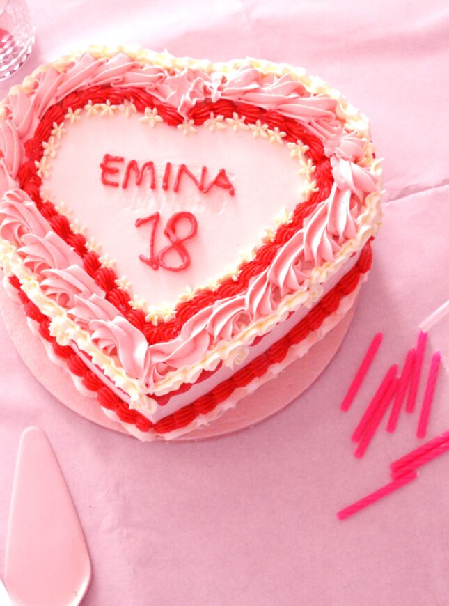 Lambeth-roze-taart-18-verjaardagstaart Lambeth-taart-roze-Perfect-Pastry