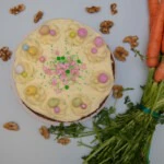 Wortel-taart-Pasen-eieren-roze-geel