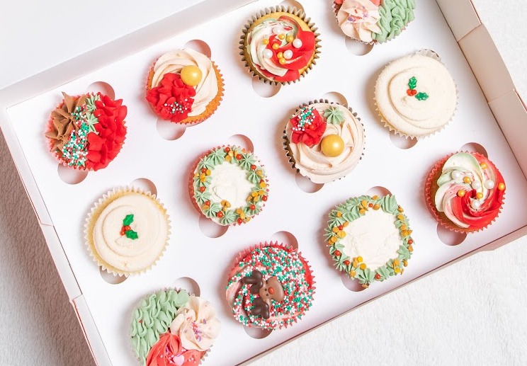 xmas-cupcakes-red-white-green