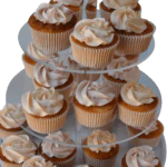 cupcakes-toren-verschillende-cupcakes-bruiloft