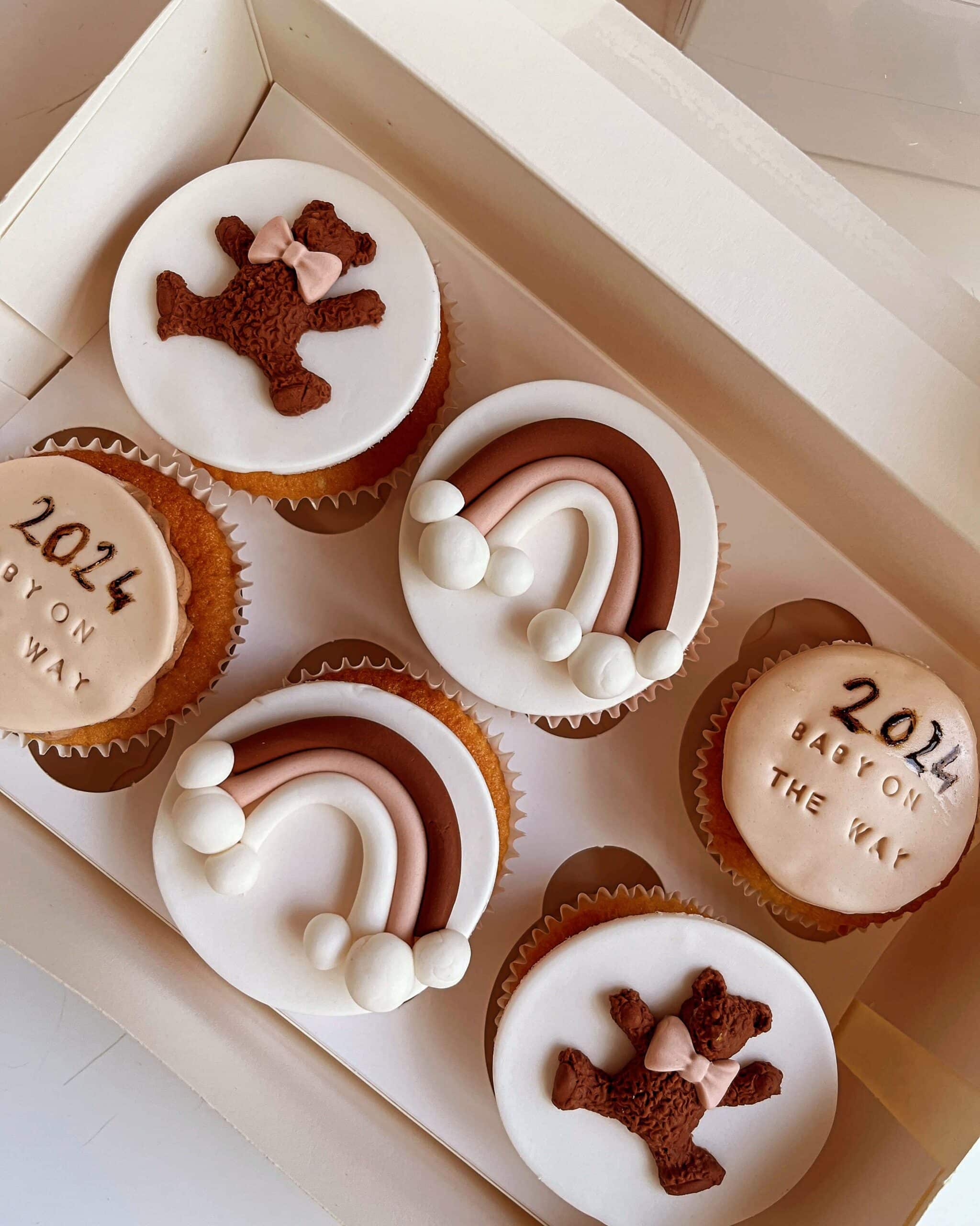 Baby on the way 2024 cupcakes Perfect Pastry
