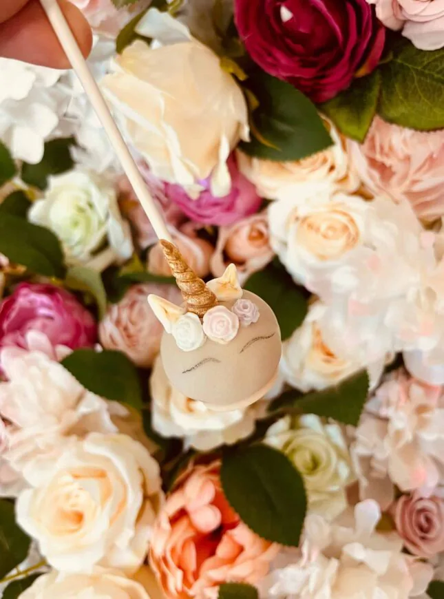 Cake-pops-unicorn-3D (1) cake-op-een-stokje-unicorn