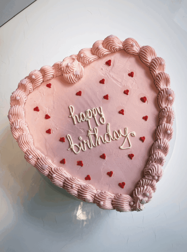 Heart Taart Happy Birthday - PerfectPastry.nl Heart Taart Happy Birthday - PerfectPastry.nl