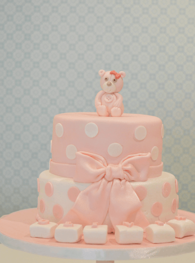 roze wit-stipjes-strik-beer-taart roze wit-stipjes-strik-beer-taart