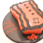 vrouw-zwart-rood-torso-taar