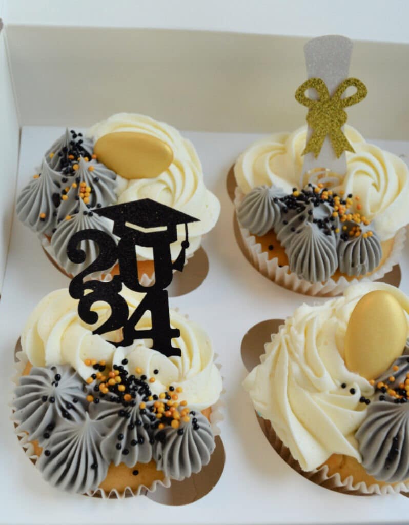 Graduation cupcakes box - Perfect Pastry