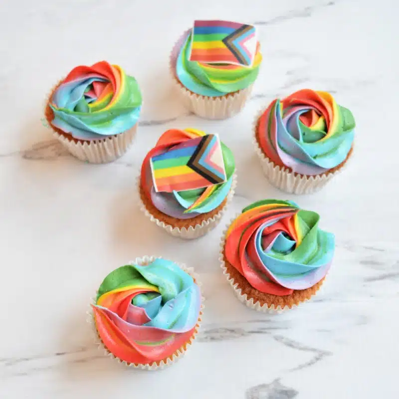 regenboog-cupcakes logo-pride-moth-cupcakes