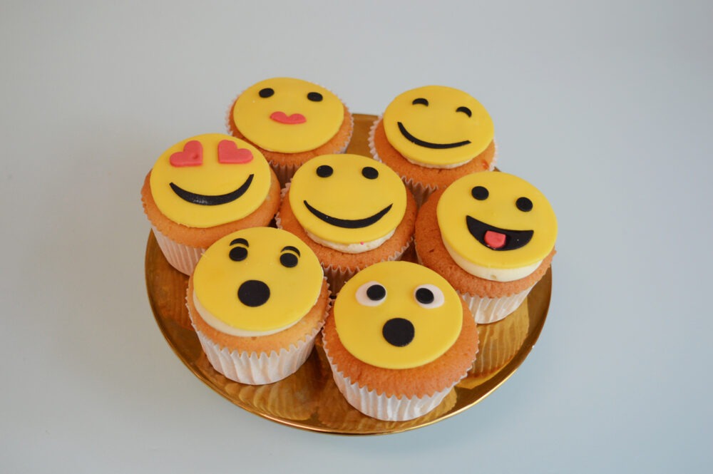 smiley cupcakes