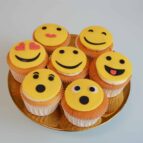 smiley-cupcakes
