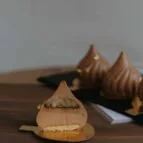 mono-cakes-sweet-table