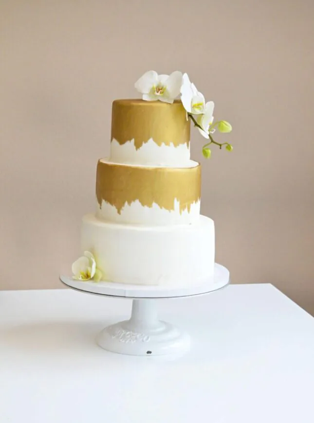 Whitte-gold-orchidee-cake-Web-scaled-1-681x1024-6 Whitte-gold-orchidee-cake-Web-scaled-1-681x1024-6