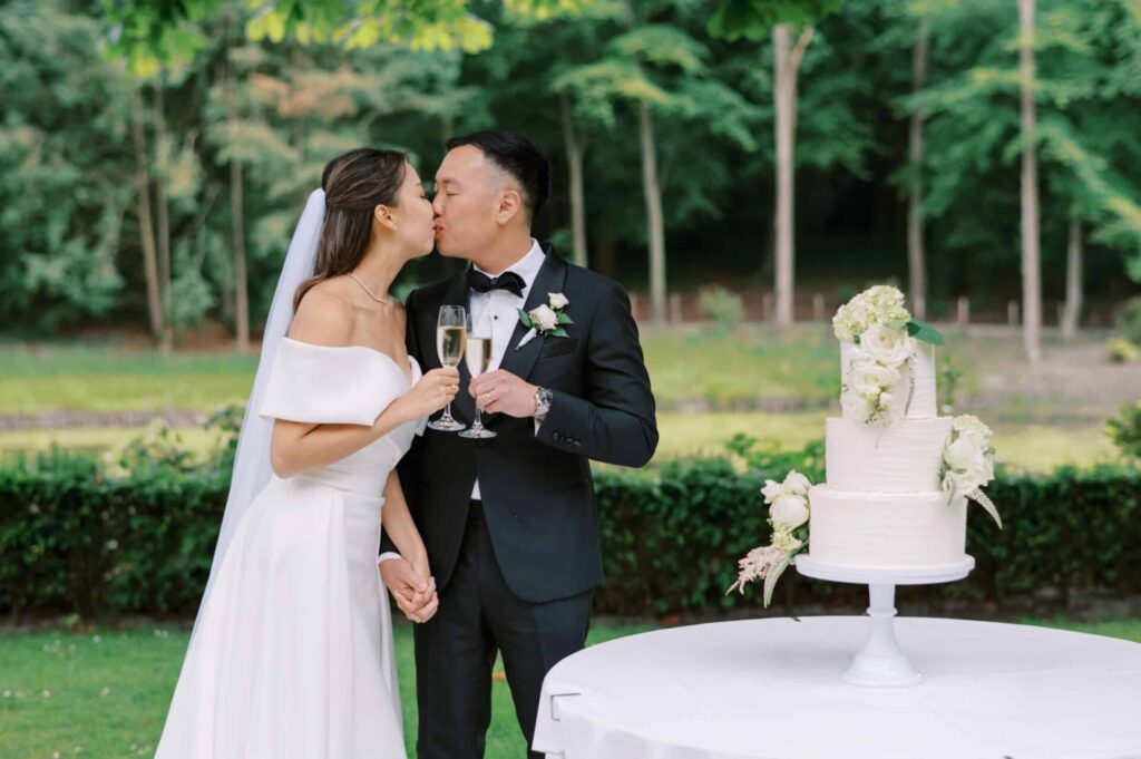 Whitte wedding cake scaled 1 1024x681 6