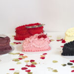 stukjes-taart-roze-wit-zwart-burgundy-rood